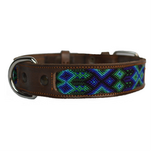 Afbeelding in Gallery-weergave laden, Handgemaakte Ibiza hondenhalsband in bohemian stijl – vooraanzicht van leren halsband voor grote hond
