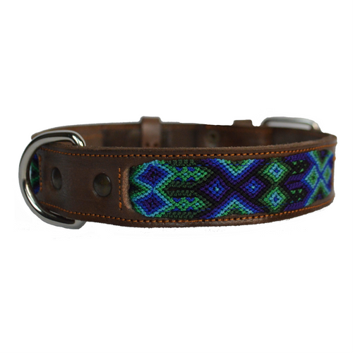 Handgemaakte Ibiza hondenhalsband in bohemian stijl – vooraanzicht van leren halsband voor grote hond